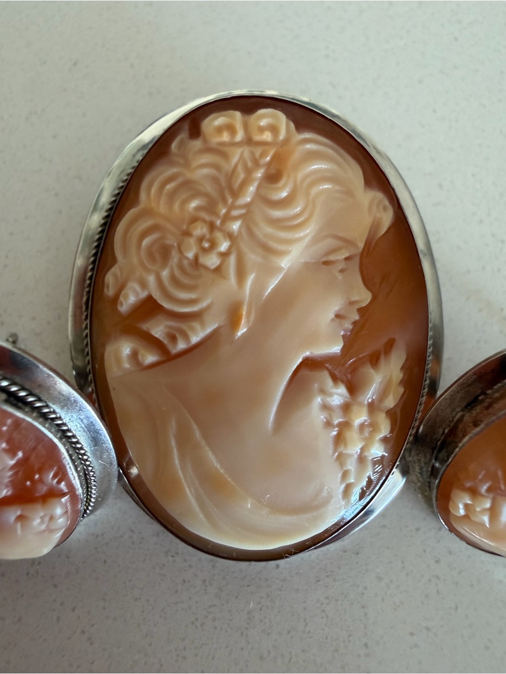 Vintage Italian cameo Set - Picture 3 of 11